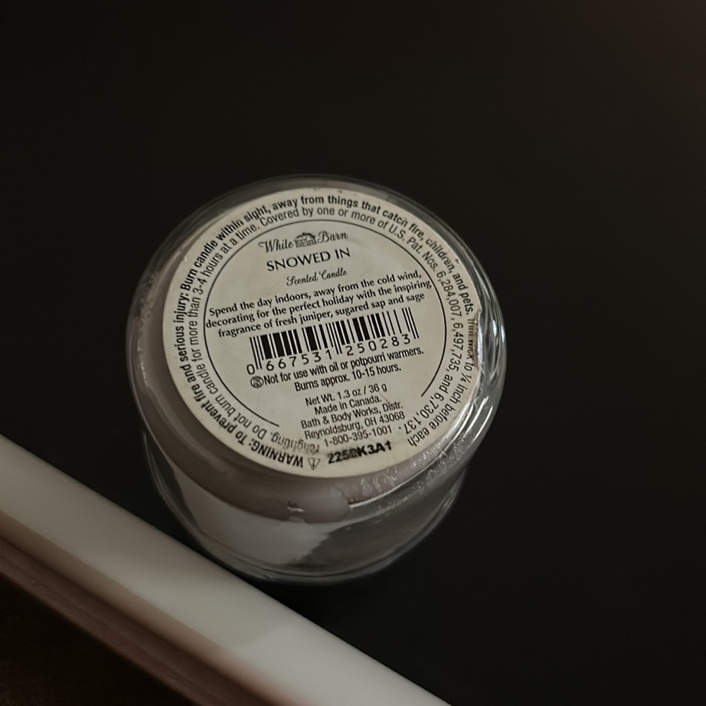 NWT White Barn tiny candle in scent Snowed In - Picture 4 of 4